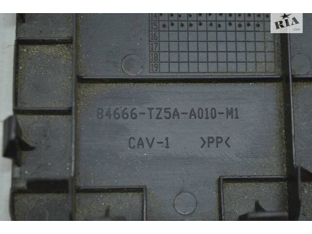 Крышка блока предохранителей Acura MDX 16 84666-TZ5A-A010-M1