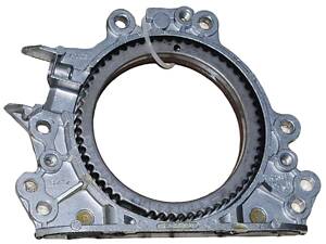 04E103170A Крышка двигателя задняя 1.4TSI 16V VW Jetta VI 10-18 (04E103170A)