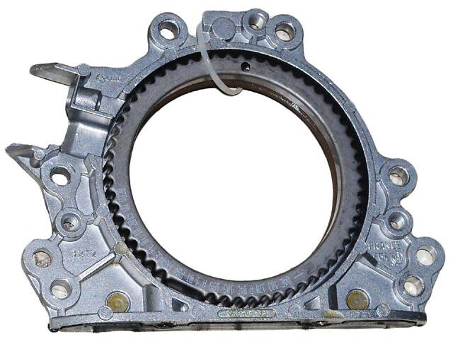 04E103170A Крышка двигателя задняя 1.4TSI 16V VW Jetta VI 10-18 (04E103170A) - Фото 1