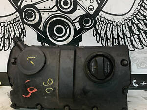 Крышка клапанов VW Passat B5 Golf IV Bora Sharan Seat Alhambra Ford Galaxy 1.9 TDI 038103475s