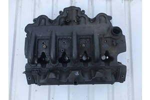 Крышка клапанная Nissan Interstar 2003-2010 8200482514