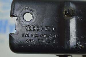 Гачок замка капота Audi A3 8V 15-20 8V0-823-480-A