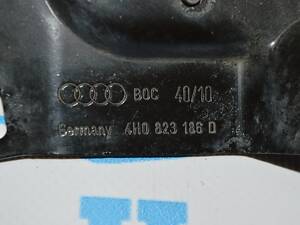 Крюк замка капота (на капоте) левый Audi A8 D4 10-17 4h0823186d
