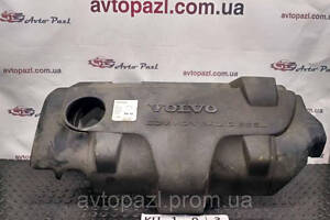 KU0103 8653495 Крышка двигателя 2,4d Volvo XC90 40-02-02