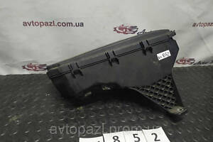 KU0852 9494210 корпус блока предохранителей Volvo XC90 02-15 40-2-1