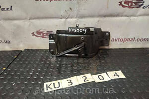 KU3204 1448492 кронштейн спинки сиденья зад R Ford Fusion 02-12 0