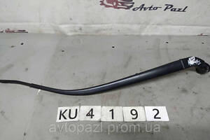 KU4192 BHS367321 держатель щетки стеклоочистителя перед R Mazda 3 BM 13- 0