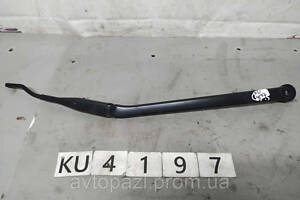 KU4197 8521130730 держатель щетки стеклоочистителя перед R Toyota Lexus GS 05-0