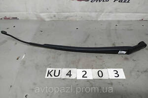 KU4203 8521142130 держатель щетки стеклоочистителя перед R Toyota RAV4 06-13 0