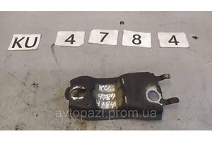 KU4784 96839076 скоба стабилизатора перед R Peugeot/Citroen 308 SW 07- C4 Picasso 06-13 40-02-06