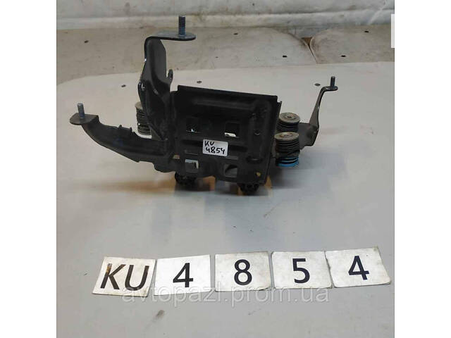 KU4854 4154063532 кронштейн компрессора кондиционера VAG Audi Q7 4M 15-40-02-06