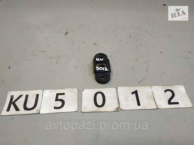 KU5012 6Y0827240B відбійник кришки багажника VAG Skoda SuperB 2 08- 40-01-01