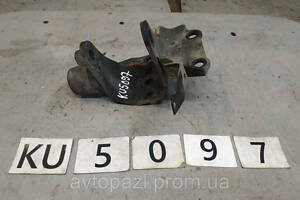 KU5097 123210R010 Кронштейн подушки двигуна Toyota Avensis T27 09- 40-02-06