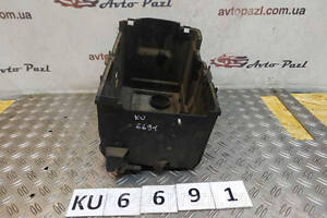 KU6691 BP4K56040 корпус АКБ Mazda 3 BK 03-09 0