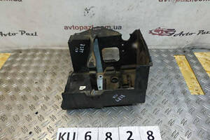 KU6828 3M5110723 подставка под АКБ Ford Focus 08-11 0