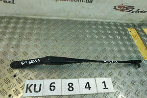KU6841 4M5117526AD держатель щетки стеклоочистителя перед L Ford Focus 08-11 0