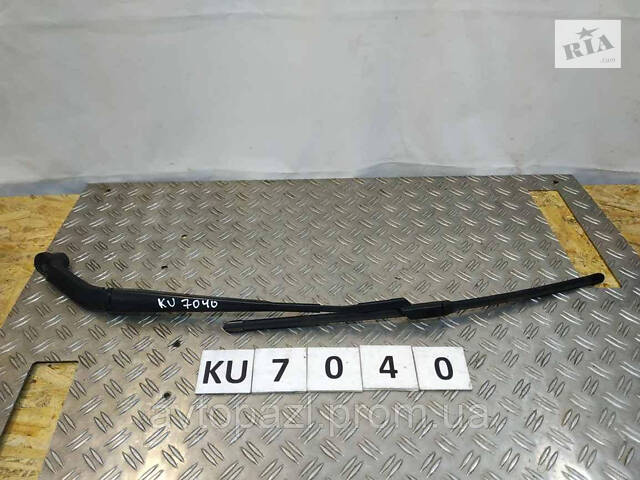 KU7040 TK4867321 держатель щетки стеклоочистителя перед L Mazda CX-9 16-41-01-02
