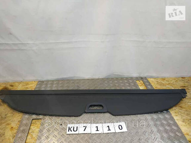 KU7110 857323E010WK шторка багажника Hyundai/Kia Sorento 02-11 R/47_03_01