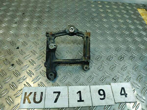 KU7194 1250236020 кронштейн компрессора Toyota Camry V50 11-18 0