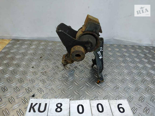 KU8006 123710R010 Подушка КПП Toyota Avensis T250 03-08 0