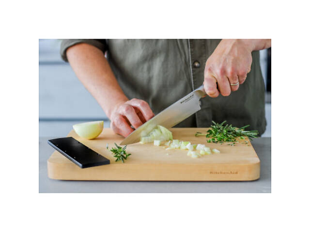 Кухонный нож KitchenAid Coreline для хліба із захисним чохлом, 20 см (KOG8IRSSOHOBA) - Фото 6