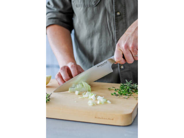 Кухонный нож KitchenAid Coreline для хліба із захисним чохлом, 20 см (KOG8IRSSOHOBA) - Фото 7