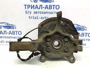 Поворотный кулак правый с маточиной Nissan Qashqai J10 2.0 БЕНЗИН MR20DE 2006 (б/у)