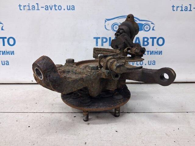 Поворотный кулак левый с маточиной Mitsubishi L200 KB 2.5 DIESEL 4D56 2006 (б/у) - Фото 3