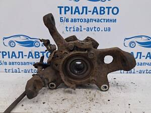 Поворотный кулак левый с маточиной Mitsubishi Pajero Wagon 3 3.2 ДИЗЕЛЬ 4M41 1999 (б/у)