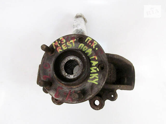 Кулак поворотный правый без ABS 05- (под гайку) Mazda 3 (BK) 2003-2008 BAK633021