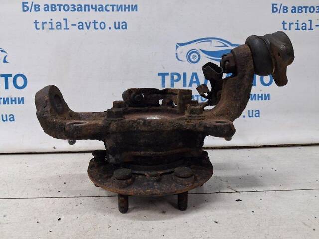 Поворотный кулак правый с маточиной Mitsubishi L200 KB 2.5 DIESEL 4D56 2006 (б/у) - Фото 2