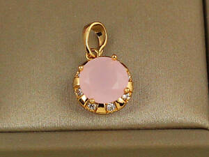 Кулон Xuping Jewelry имитация розового кварца в оправе из белых фианитов 11 мм золотистый love-shopping
