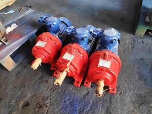 Куплю дорого редуктори мотор-редуктори черв'ячні циліндричні.