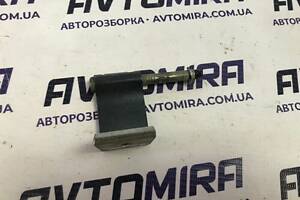 Петля крышки багажника L+R Opel Corsa D HB 5дв. 2006-2014 13182523