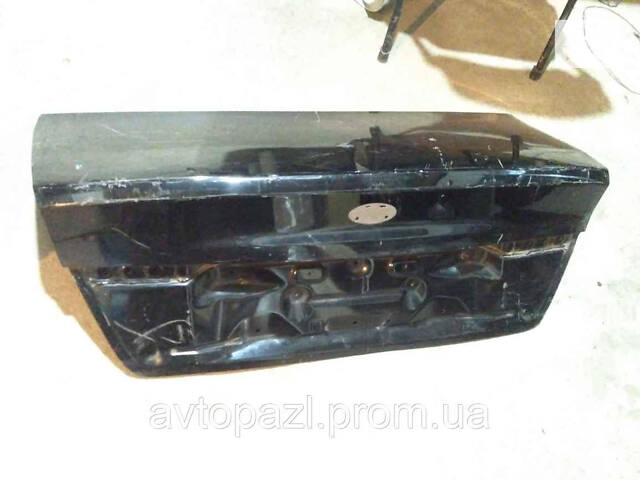 LD0071 57509AG0009P Кришка багажника дефект Subaru Legacy 03-09 0