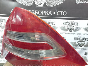 Фонарь правый Mercedes C-class W203 седан 2038200264