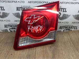 Ліхтар внутріній задній правий Chevrolet Cruze 09-17 Daewoo Lacetti Premiere 09-11. 95949822