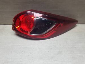 Фонарь задний (стоп) правый Mazda CX5 2012-2015p. диффект (скол на стекле)
