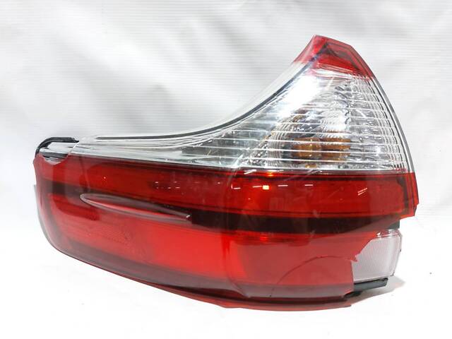Задний левый фонарь (разбитый) Toyota SIENNA 2015-2019 8156008050 Toyota SIENNA - Фото 1
