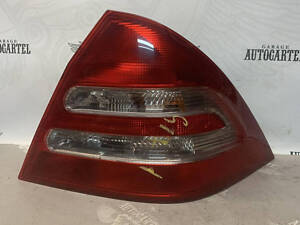 Задний правый фонарь для Mercedes C-Class W203 2038200264r