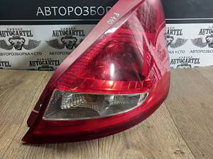 Фонарь задний правый Ford Fiesta MK7 (2008-2012) 8A61-13404-A