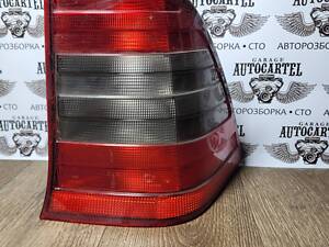 Фонарь задний правый Mercedes-Benz C-class W202 2028204064