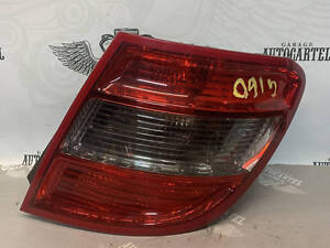 Задний правый фонарь Mercedes C-class 204 a2048203864