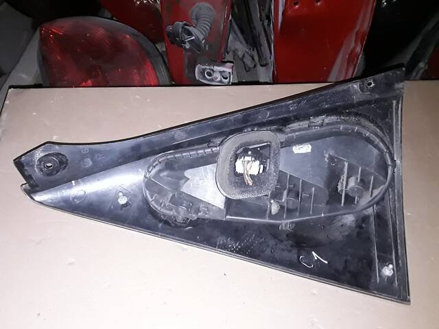Задний правый фонарь Citroen C1, Peugeot 107, Toyota Aygo I (2005-2014) 81550-0H060 С ДЕФЕКТОМ - Фото 4
