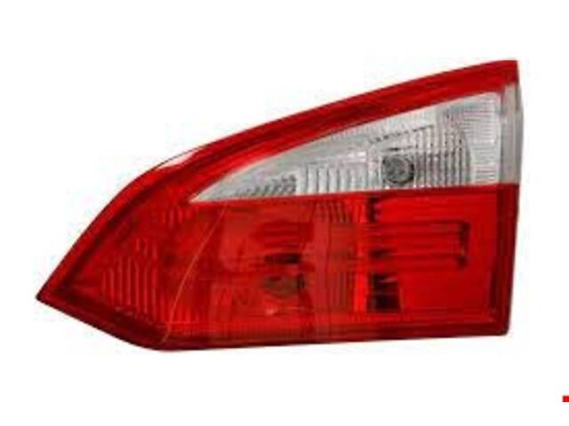 Задний внутренний правый фонарь Ford Focus III универсал 2010-2014 POLCAR 32C188CE - Фото 1