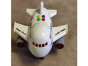 Літак інерційний з світовими та звуковими ефектами Aircraft.