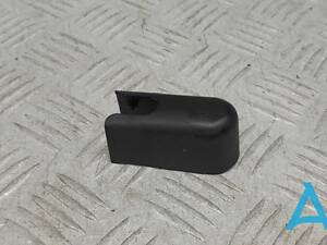 LJ6Z17C526A - Б/У Заглушка поводка дворника на FORD ESCAPE IV 1.5