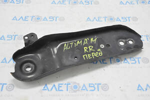 Лопух заднего подрамника передний правый Nissan Altima 13-18