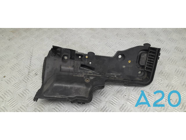 LR013547 - Б/У Площадка под аккумулятор на LAND ROVER RANGE ROVER SPORT (L320) 5.0 4x4