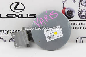 Лючок бака Toyota Yaris 2005-2011 7735052130